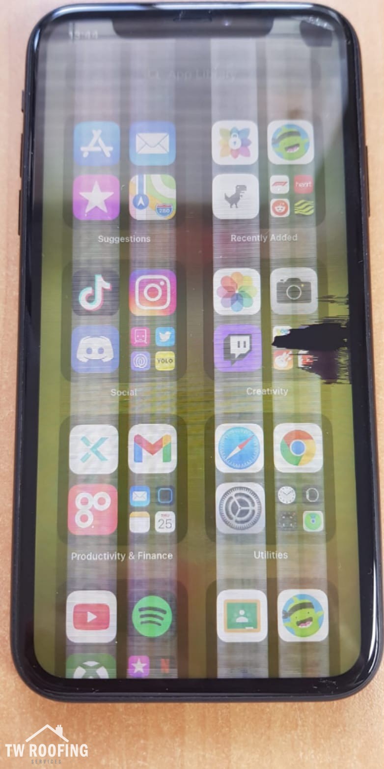 Your Phone Is Broken. Here's the Smartest Fix, Without the Stress.